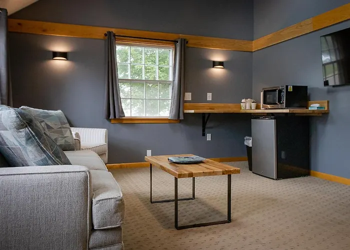 New England Inn & Lodge